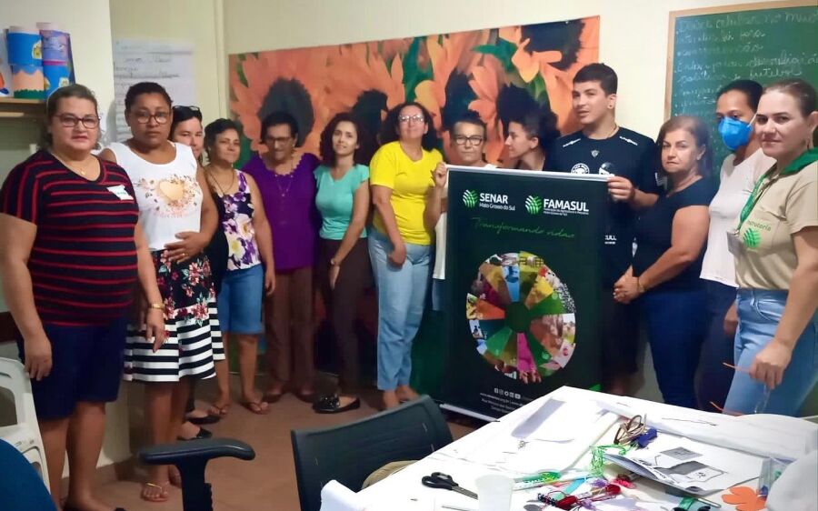 Prefeitura por meio Caps e do sindicato rural, promoveu curso de bordado ponto cruz.