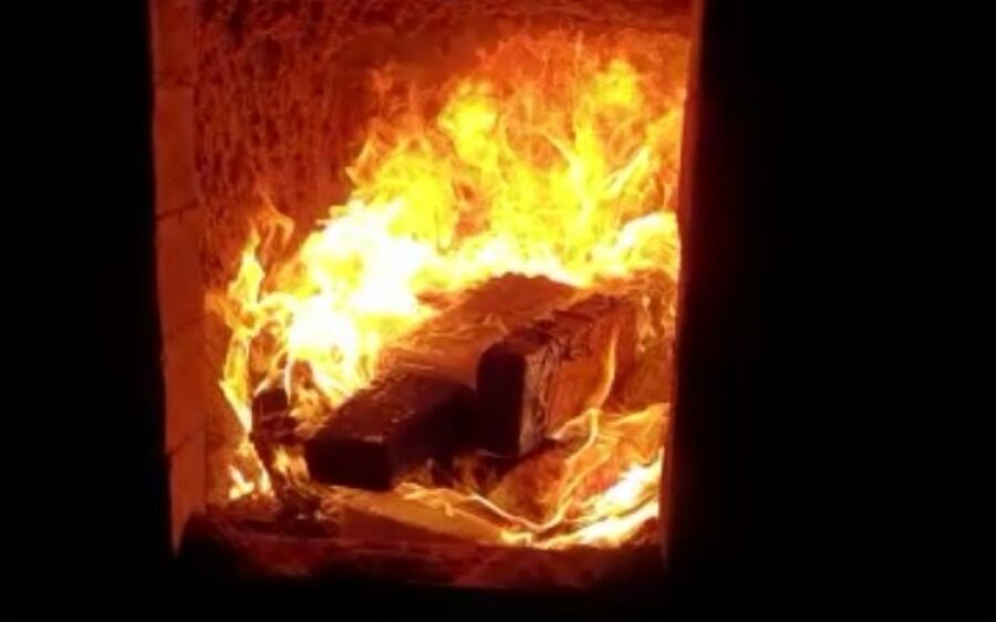 Polícia Civil de Coxim e Alcinópolis incineram mais de 2 toneladas de drogas em Rio Verde