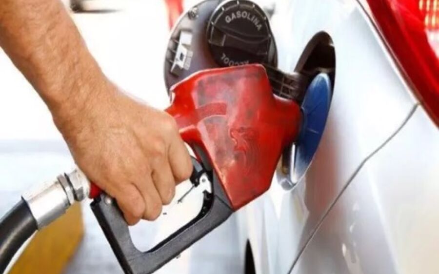 ANP: Gasolina sobe nos postos pela 3ª  semana, mesmo sem reajuste da Petrobras