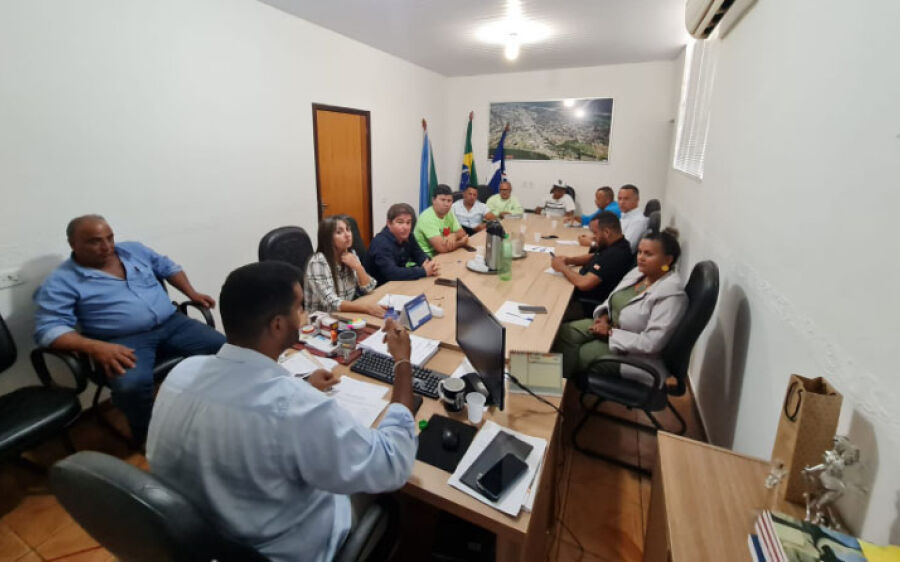 Prefeito Edilson Magro anuncia realinhamento salarial aos  servidores municipais