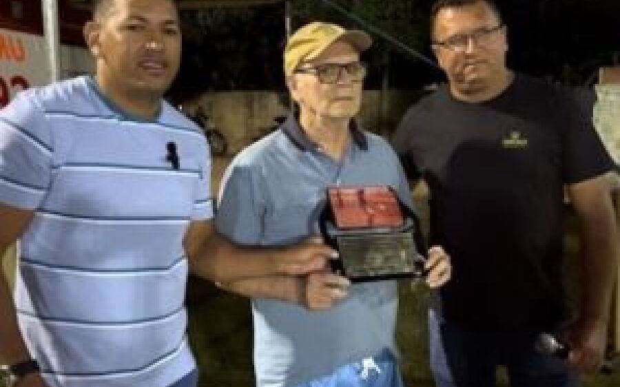 Empresário Gerson Praseres dos Santos recebe homenagem da Prefeitura de Coxim e vereador Peteca 