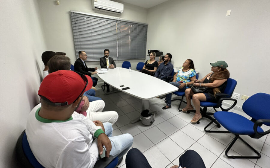 Integrantes de lista do boicote se reúnem com promotor eleitoral de Coxim