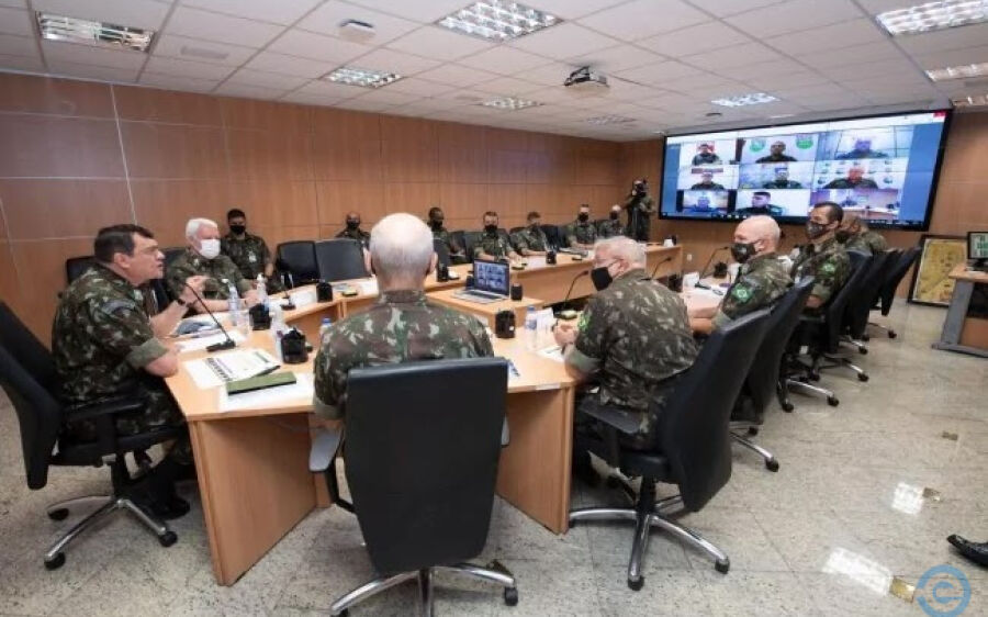 Comandantes militares mandam recado ao Judiciário e criticam descaminhos autocráticos