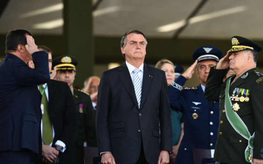Forças Armadas condenam excesso em manifestações e restrições de direitos