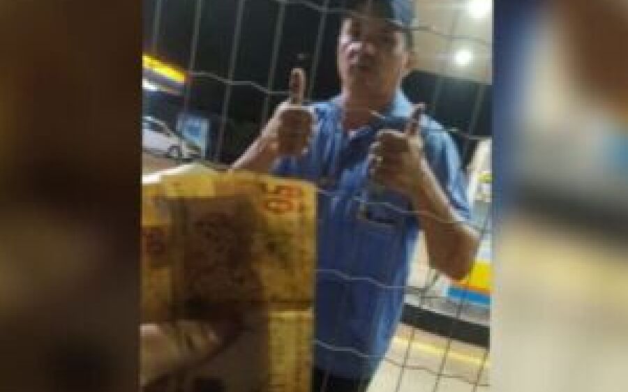 Frentista viraliza na rede social após devolver dinheiro perdido de motoentregador em MS
