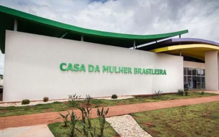 Polícia encontra corpo de mulher quase degolada e seminua em MS