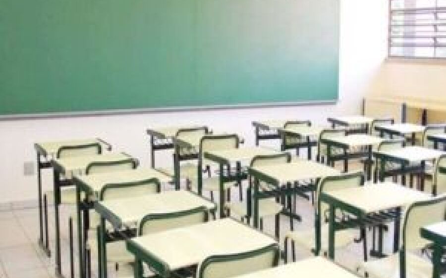 Professor é afastado de escola suspeito de abusar de alunos