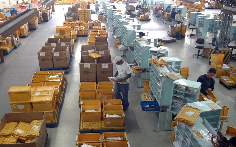 Correios vão leiloar 175 mil bens não entregues aos destinatários