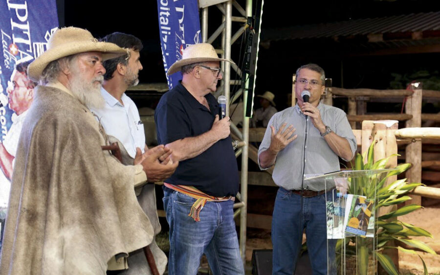 1º Leilão de tropa pantaneira marca o fim do 10° dia do Festival da Cultura Pantaneira em Rio Verde.