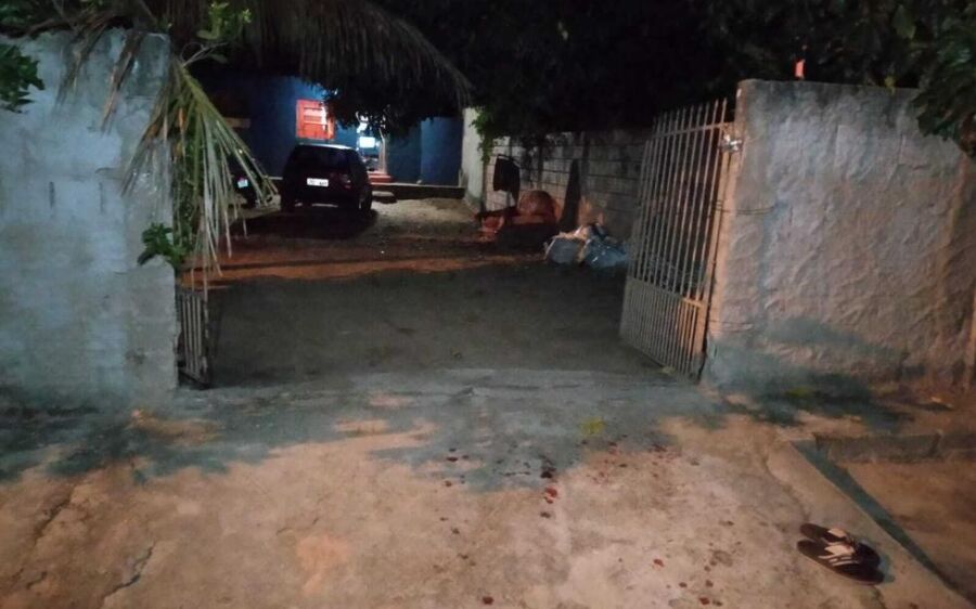 Dupla em moto atira pelo menos sete vezes e executa homem conhecido como Bugão, em Coxim