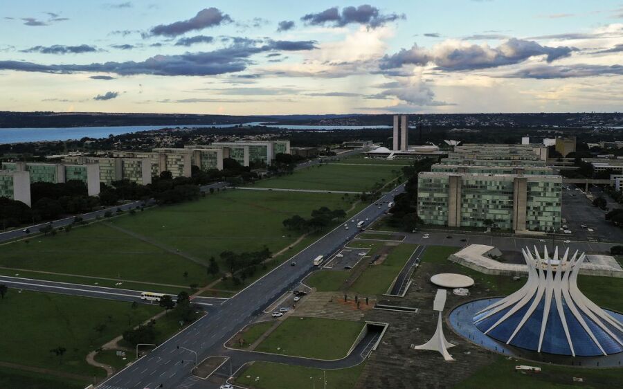 Hoje é ponto facultativo nos órgãos federais  sediados em Brasília