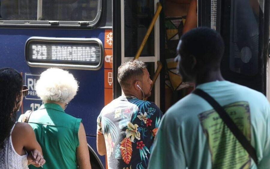 Covid-19: Brasil registra 7.332 casos e 15 mortes em 24 horas