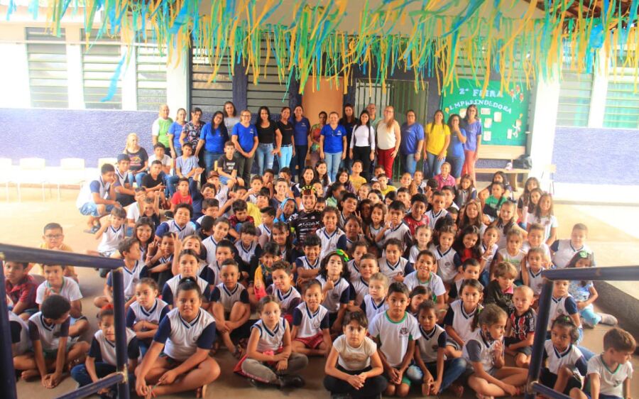 Campeão mundial de mountain bike,  Bruno Pain, realiza palestra motivacional em Escolas Municipais
