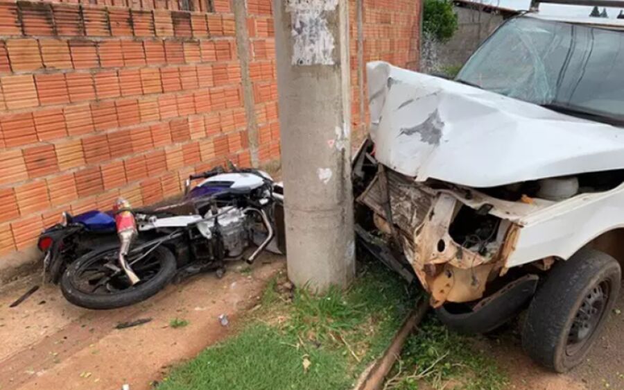 Perseguição por ciúmes termina em acidente com três feridos na Capital