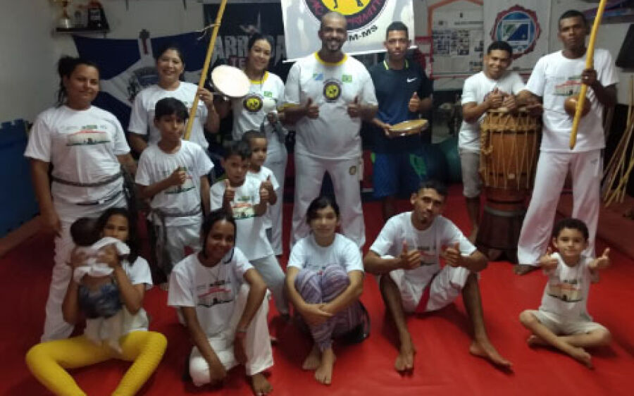 A capoeira nação primitiva realizou um batizado interno dos alunos do Município de Coxim