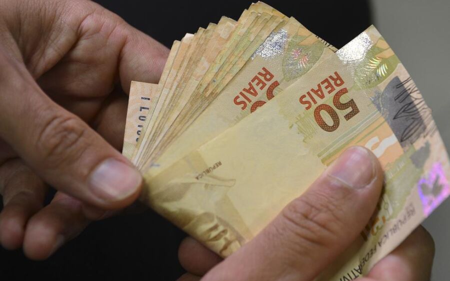 Salário mínimo sobe para R$ 1.302 em 1º de janeiro