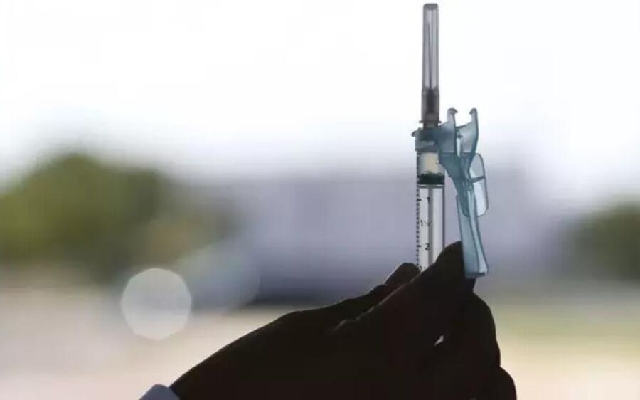 Governo recebe novo lote de vacinas contra covid-19