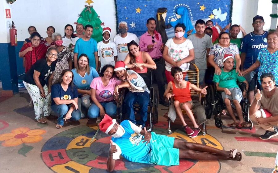 Superintendência de Cultura realiza ação cultural solidária para alunos da Apae de Rio Verde. 
