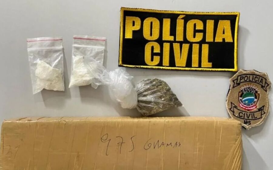 Trio é preso com maconha e cocaína dentro de carro em Pedro Gomes