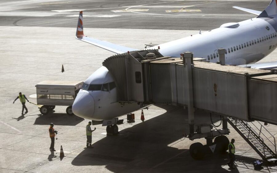 Greve de pilotos e comissários atrasa voos no Aeroporto de Congonhas