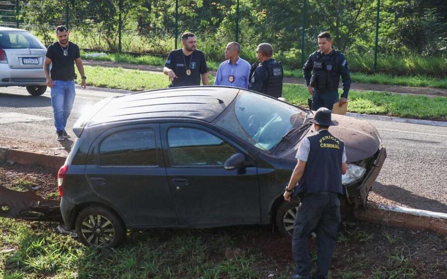 Após abandonar carro em canteiro, motorista é encontrado morto em casa na Capital