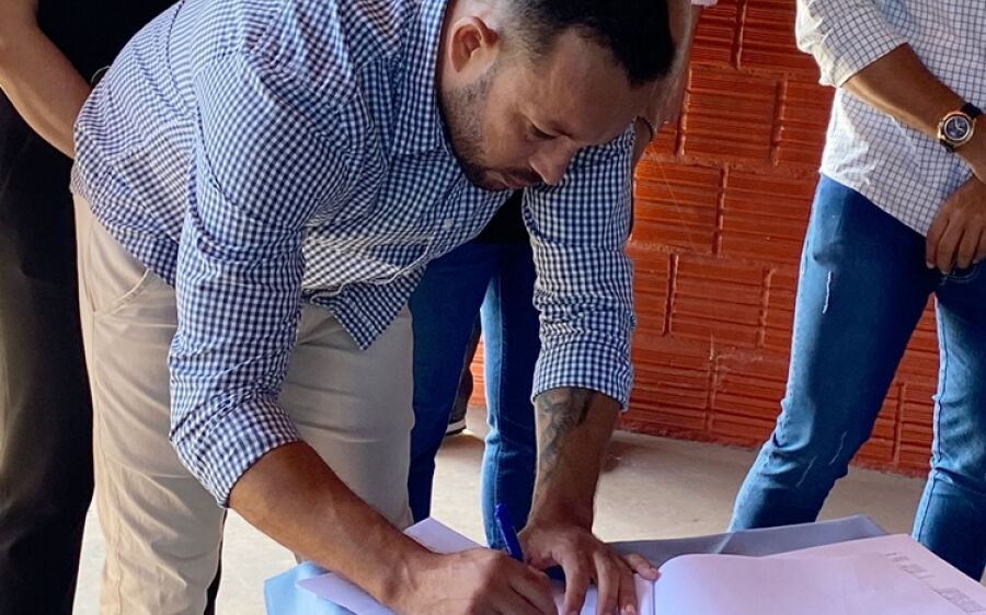 Com apoio da Prefeitura, vereador Marcinho entrega termo de posse de área destinada a som automotivo
