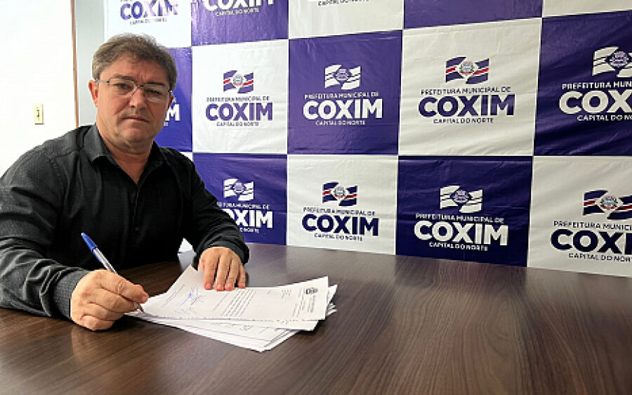 Edilson sanciona leis que reajusta salários de servidores, que cria a Semana da Agricultura Familiar