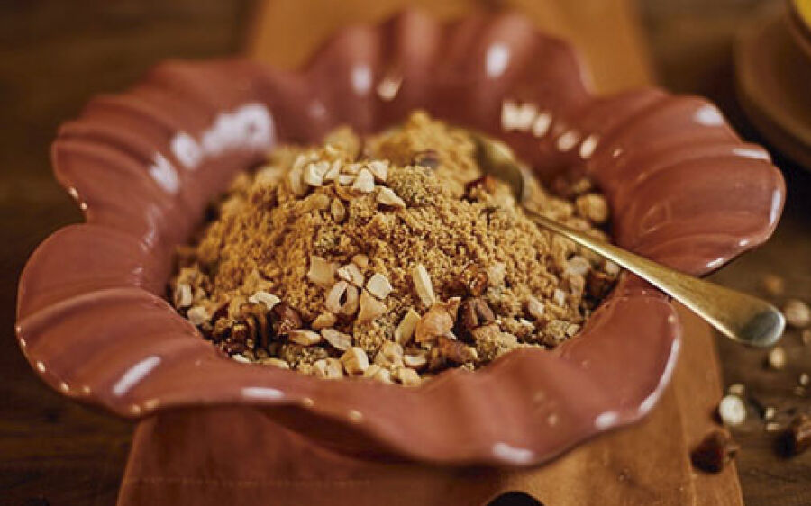FAROFA DE  BANANA-PASSA E CASTANHA-DE-CAJU