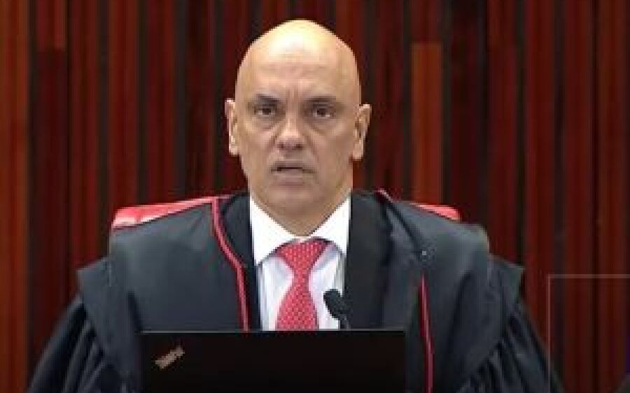 Moraes decide afastar o governador Ibaneis Rocha, do Distrito Federal, por 90 dias