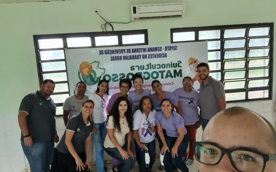 Secretaria de Saúde promove palestra sobre o Janeiro Roxo para  funcionários da empresa Suinocultura