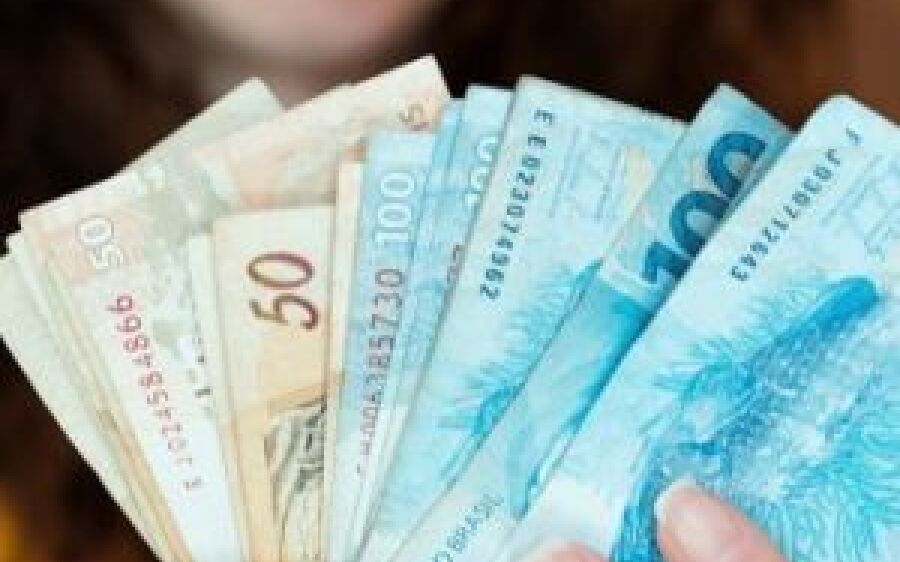 Prefeitura deposita salários e injeta R$ 3,5 milhões na economia de Coxim