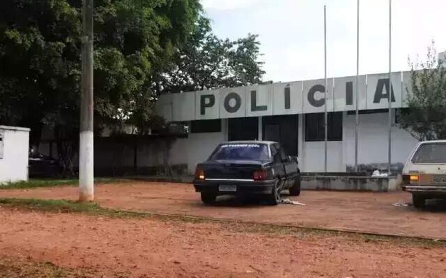 Mulher denuncia marido ao ser estuprada, agredida e mantida em cárcere