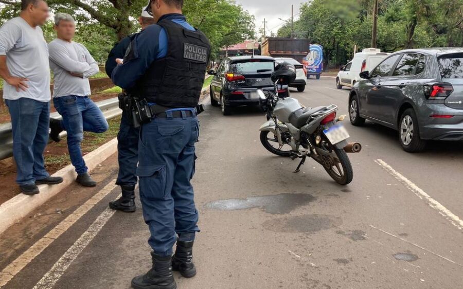Motociclista perde dedo mindinho em acidente na Capital