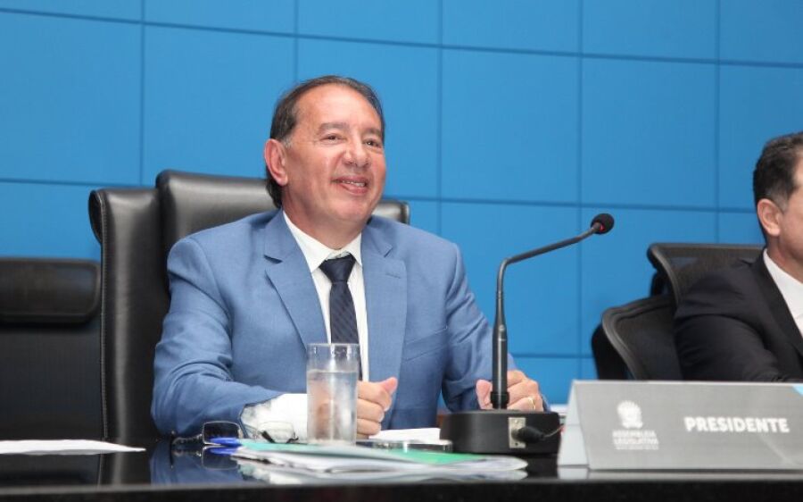 Gerson Claro assume a presidência e nova Mesa Diretora inicia trabalhos