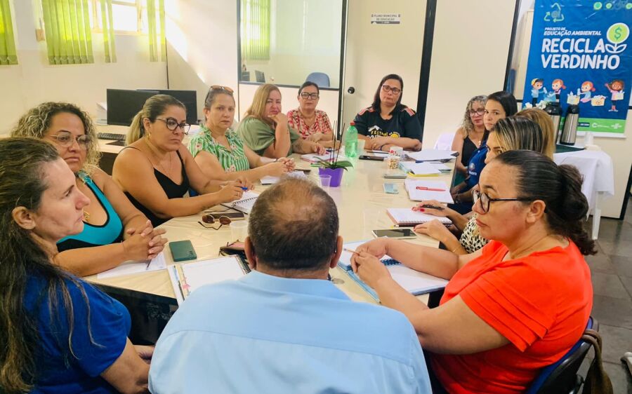 Secretaria de Educação reúne equipe de diretoras e debatem ano letivo de 2023