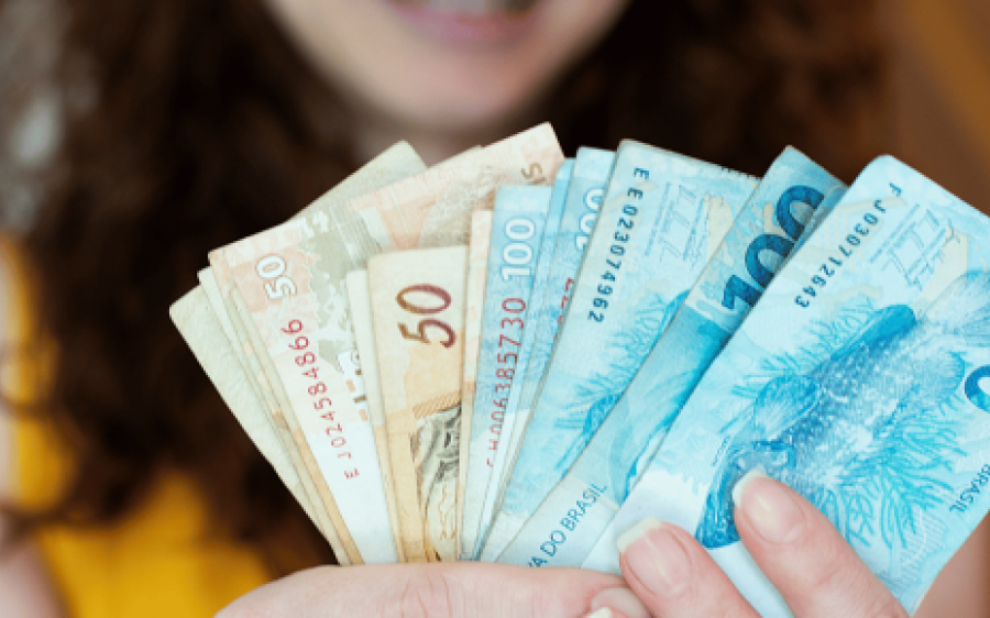 Prefeitura deposita salários e injeta R$ 3,5 milhões na economia de Coxim