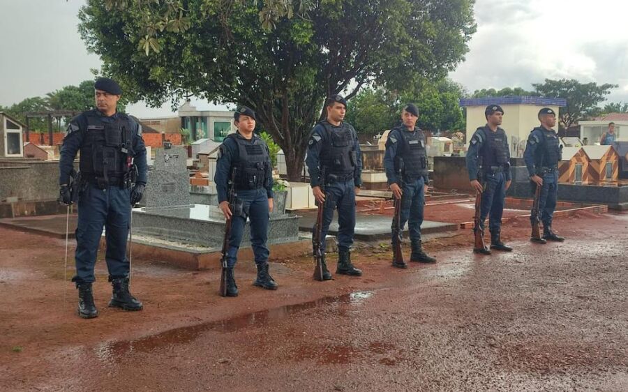Policial Militar é sepultado com aplausos e salva de tiros em Rio Verde