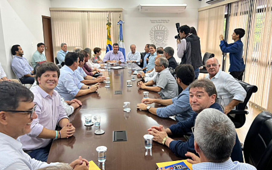 Em reunião com o governador e  senadora, Edilson Magro agradece investimentos e apresenta demandas