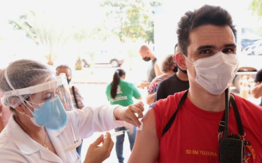 Secretaria realiza Dia D de  vacinação pré-Carnaval contra a  Covid-19 em Mato Grosso do Sul