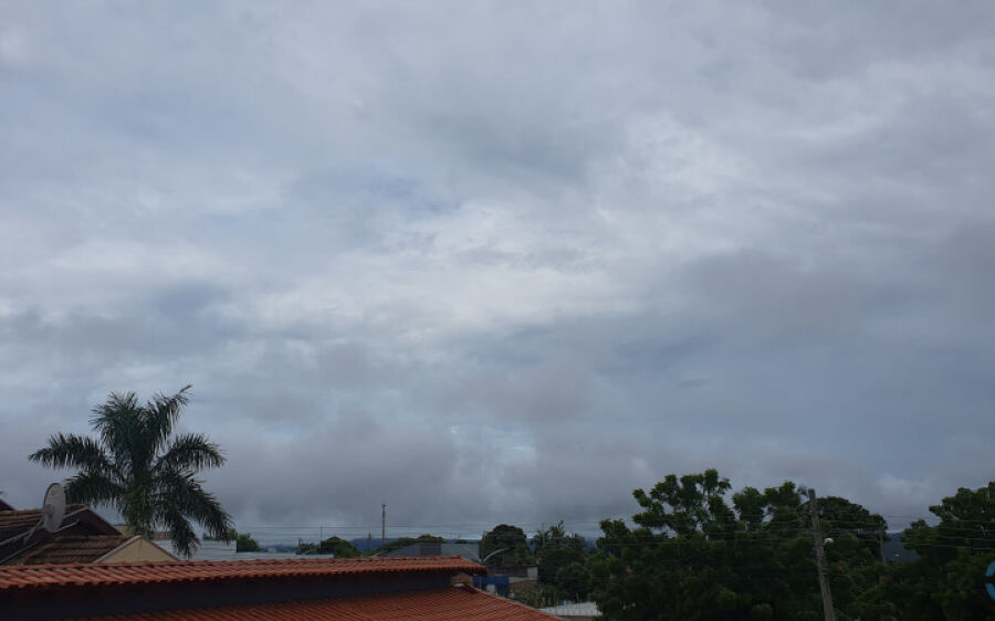 Sexta-feira amanhece chuvosa e fria, com alerta de tempestade para MS