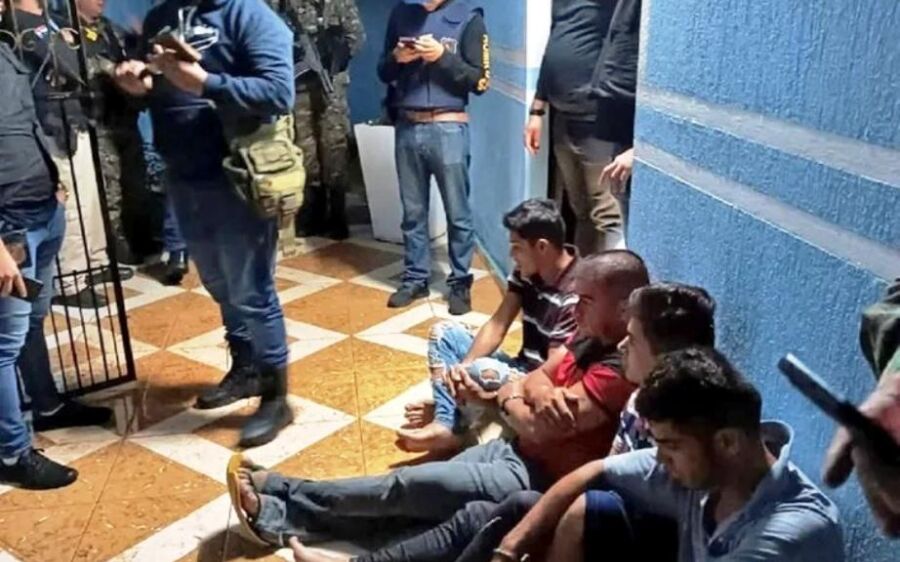 Quatro suspeitos são presos em investigação sobre morte de jornalista