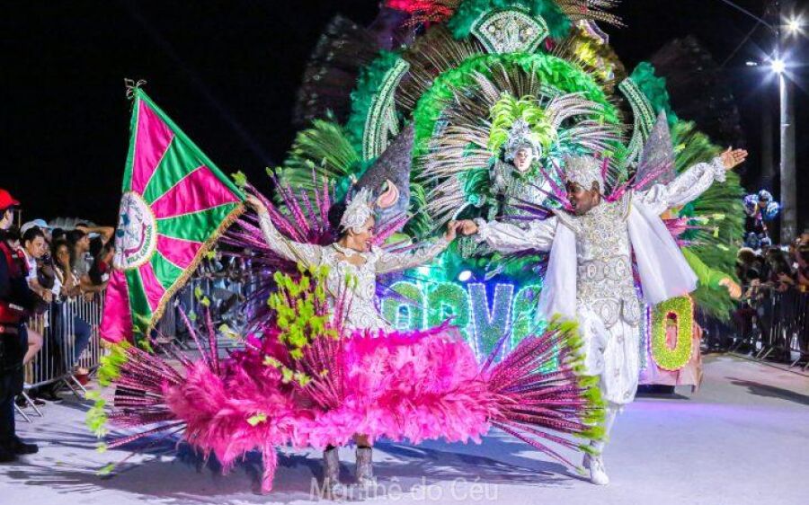 Com investimento do Governo, desfile das escolas de samba de Campo Grande reúne oito agremiações