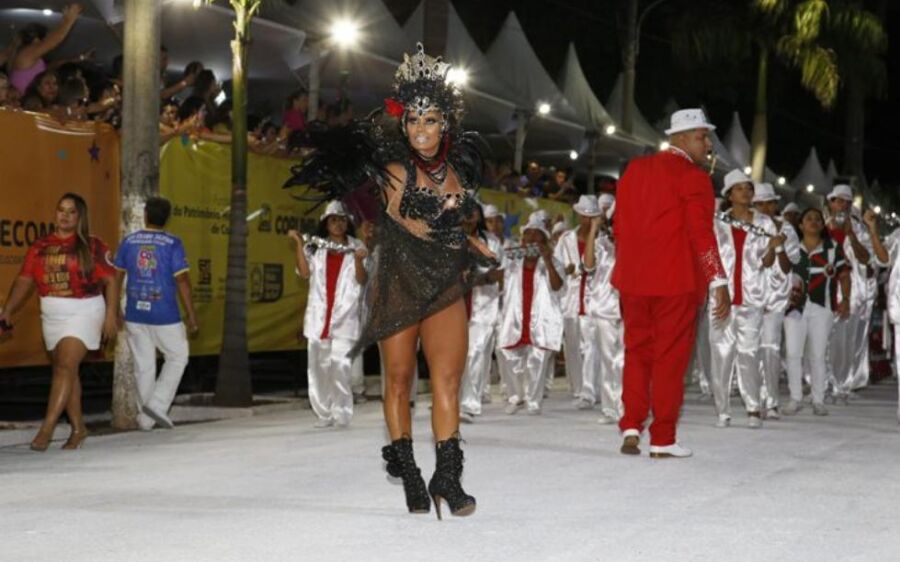 Deixa Falar e Mocidade da Nova Corumbá vencem desfiles de Carnaval em MS