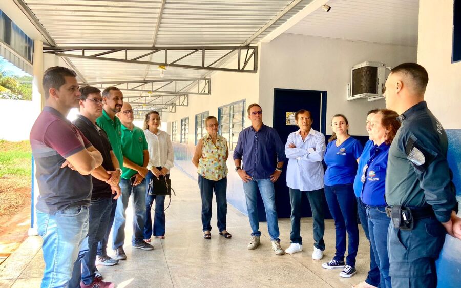Vereadores da câmara municipal de Rio Verde visitam a escola  cívico-Militar