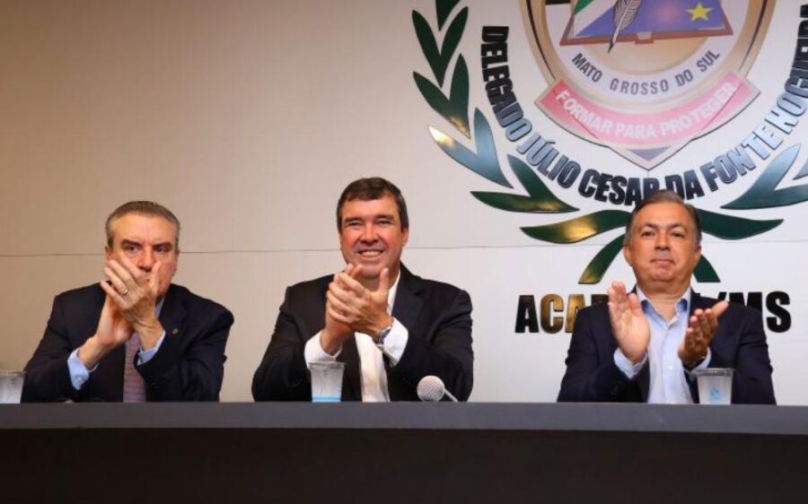 Eduardo Riedel anuncia convocação de mais de 200 servidores da Segurança Pública