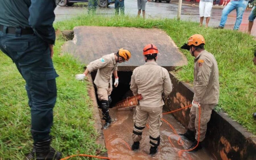 Criança de 12 anos que caiu em bueiro , em Chapadão do Sul