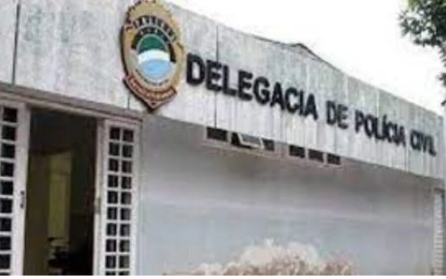 Ex-padrasto é levado para a delegacia após ser flagrado estuprando menina em balneário de MS