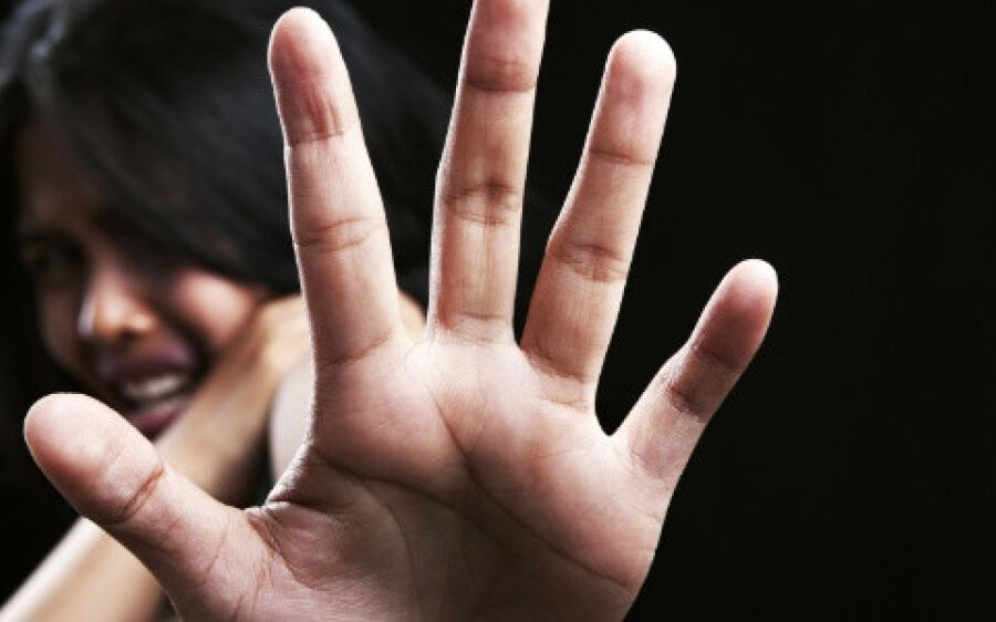 Estuprada durante anos pelo próprio pai, menina de 12 engravida