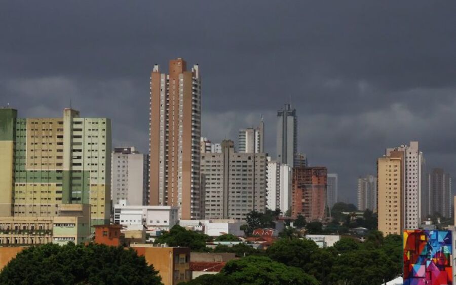 Segunda tem previsão de tempo com sol e chuvas isoladas no Estado