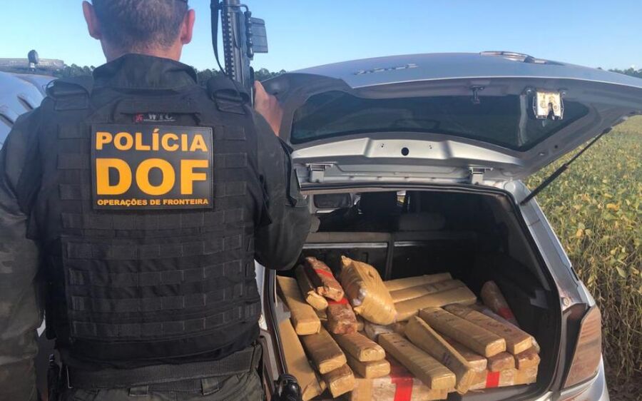 Veículo com quase 300 quilos de drogas foi apreendido pelo DOF